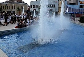 Zakaz kąpieli w fontannach