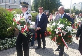 Dzień Solidarności i Wolności - uroczystość pod pomnikiem