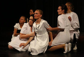 Raz ...dwa...trzy...Wypadasz z gry - 16 Festiwal Teatralny - 'Teatr Pasja Rodzinna'