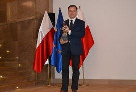 Prezydent Piotr Głowski odebrał nagrodę w konkursie Europejskie Nagrody Promocji Przedsiębiorczości