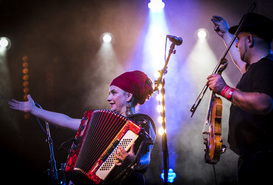 Megan Burtt i Dikanda. Koncertowy początek weekendu w Rockopolis.