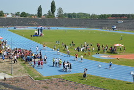 Sportowe meetingi lekkoatletyczne dla dzieci ze szkół miasta Piły – dotacja od Gminy Piła. 