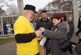 Zbiórka na Cmentarzu na rzecz pilskiego hospicjum