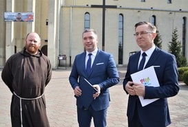 30 tys. dotacji z Urzędu Marszałkowskiego na renowację witraży w kościele pw. św. Antoniego 