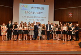 Prezydent nagrodził prymusów, laureatów konkursów przedmiotowych i sportowców