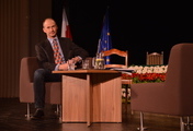 Ilustracja: Uroczysta sesja Rady Miasta - Hans Nielsen Honorowym Obywatelem Piły