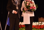 Ilustracja: Uroczysta sesja Rady Miasta - Hans Nielsen Honorowym Obywatelem Piły