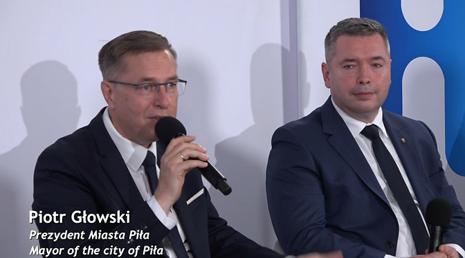 2 uczestników debaty, w tym Prezydent Miasta Piłypodczas konferencji wodorowej PCHET w Gdańsku